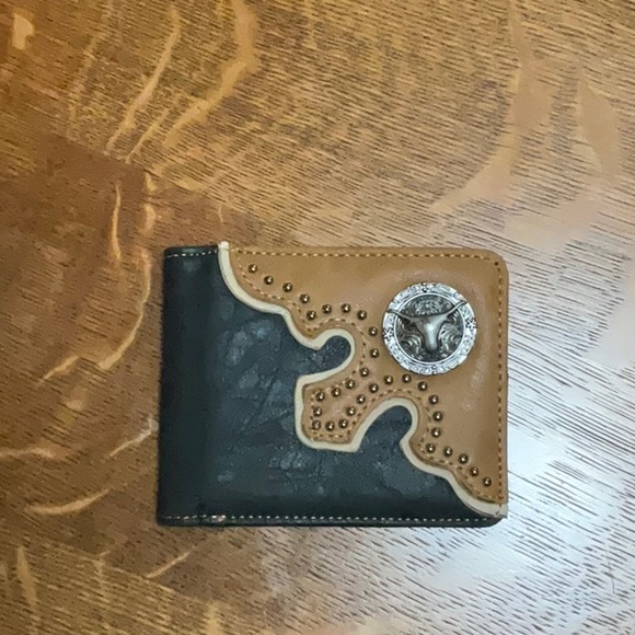 Montana West Other - Montana West black leather bifold wallet with long horn metal Concho